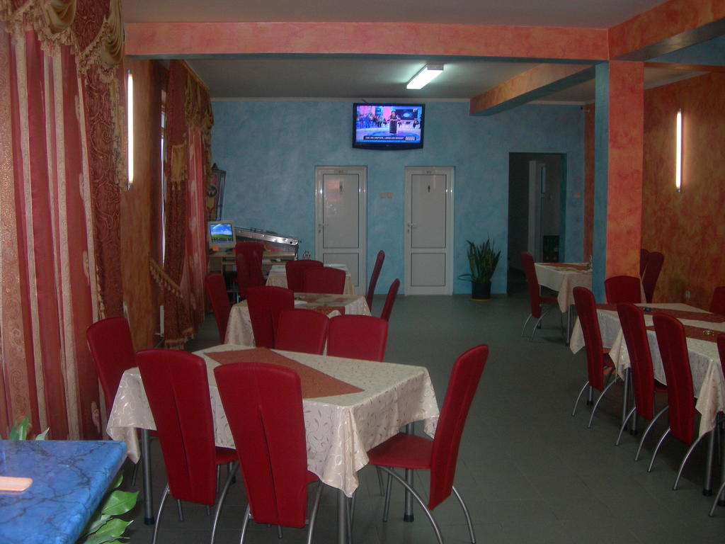 Pensiunea Claudiu Caransebes Exterior photo